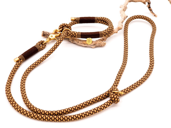 RETRIEVERLEINE. ZWEIFACH VERSTELLBAR. GETAKELTES, DOPPELT GELEGTES HALSBAND. MIT ENDKAPPEN  (CREATE YOUR OWN – IN VIELEN FARBKOMBINATIONEN MÖGLICH)