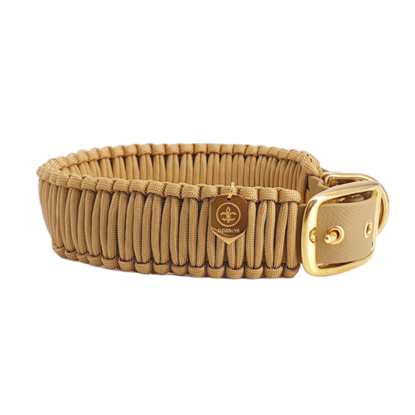 ‘RIBBED LYS’ in SAND. VERSTELLBARES HALSBAND